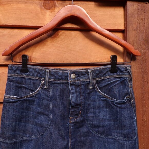 Banana Republic Denim Mini Above Knee Skirt. Front & Back Pockets. Size 0. EUC. - Picture 2 of 6